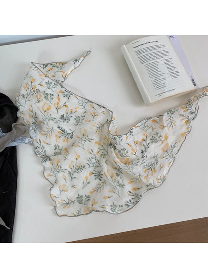 Scarvii Small Floral Print Triangle Scarf