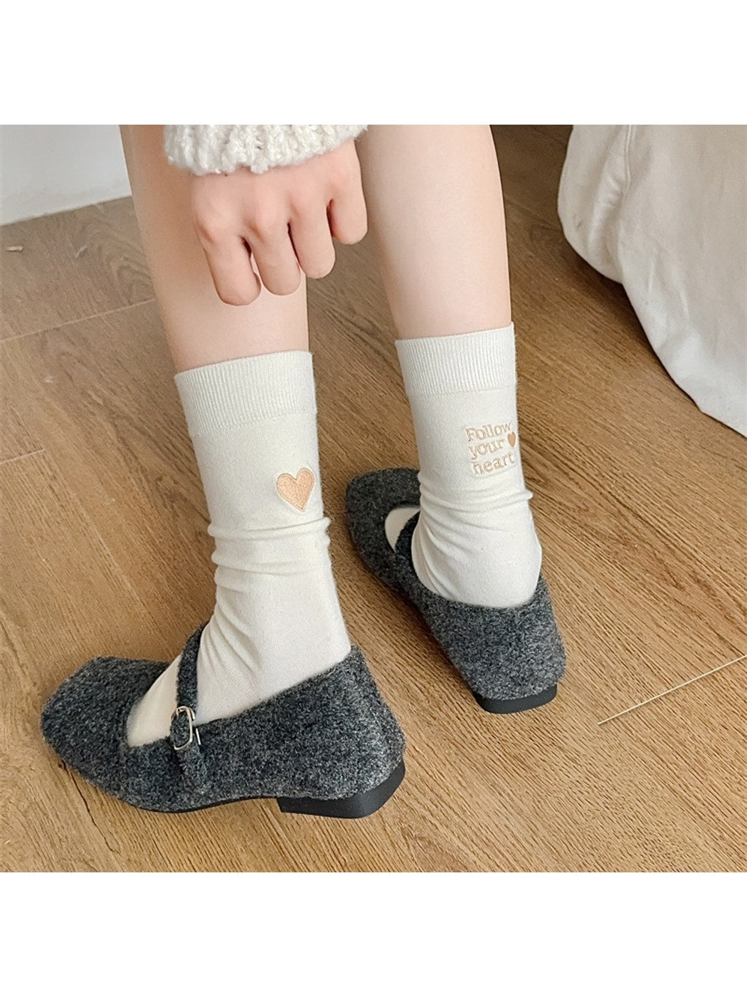 Rufia - Embroidered Heart Letter Socks