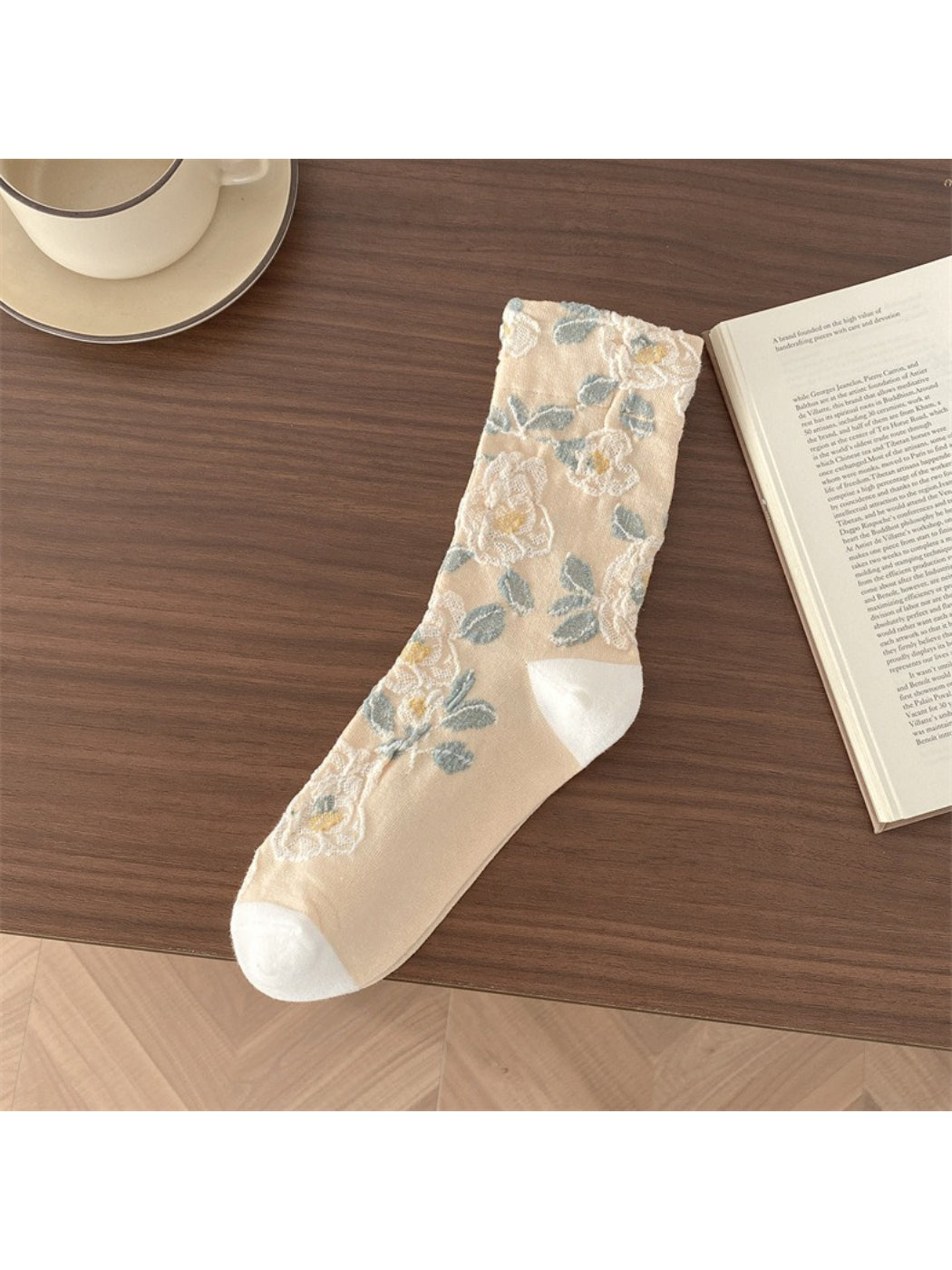 Rufia - Classic Rose Embroidery Crew Socks