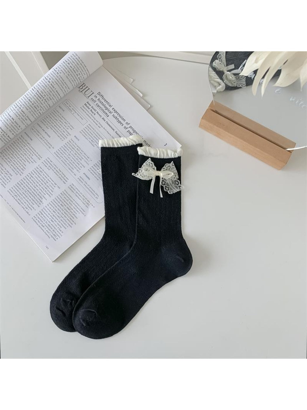 Rufia - Sweet Style Openwork Bow Detail Crew Socks