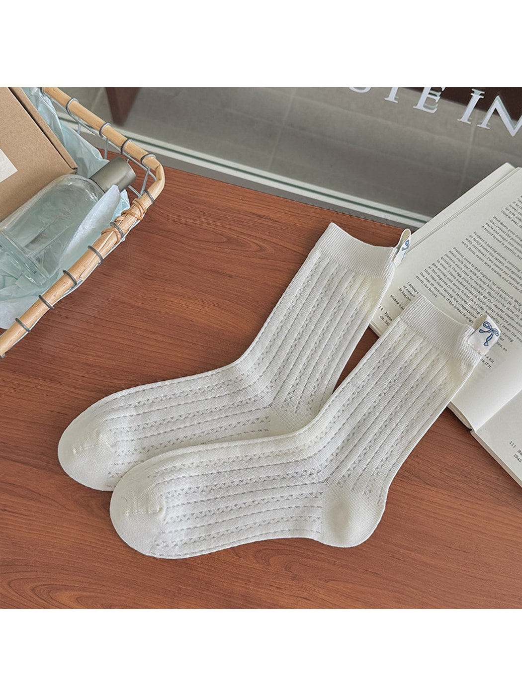 Rufia - Bow Pattern Label Detail Openwork Crew Socks
