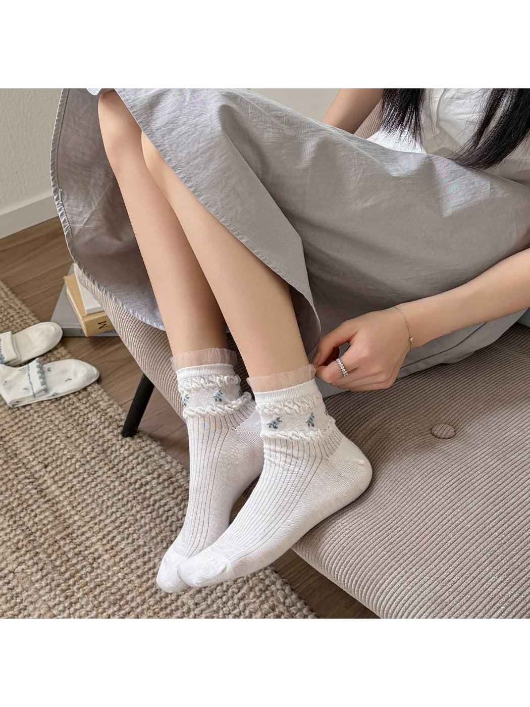 Rufia - Sweet Contrast Cuff Floral Ankle Socks