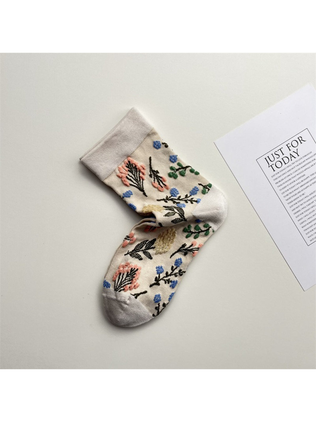 Rufia - Vintage Floral Embroidered Mid-Calf Socks