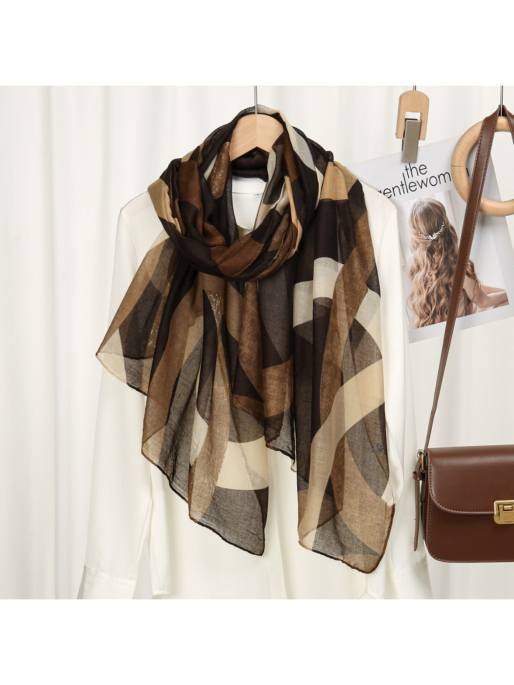 Scarvii - Abstract Curve Print Spring Scarf