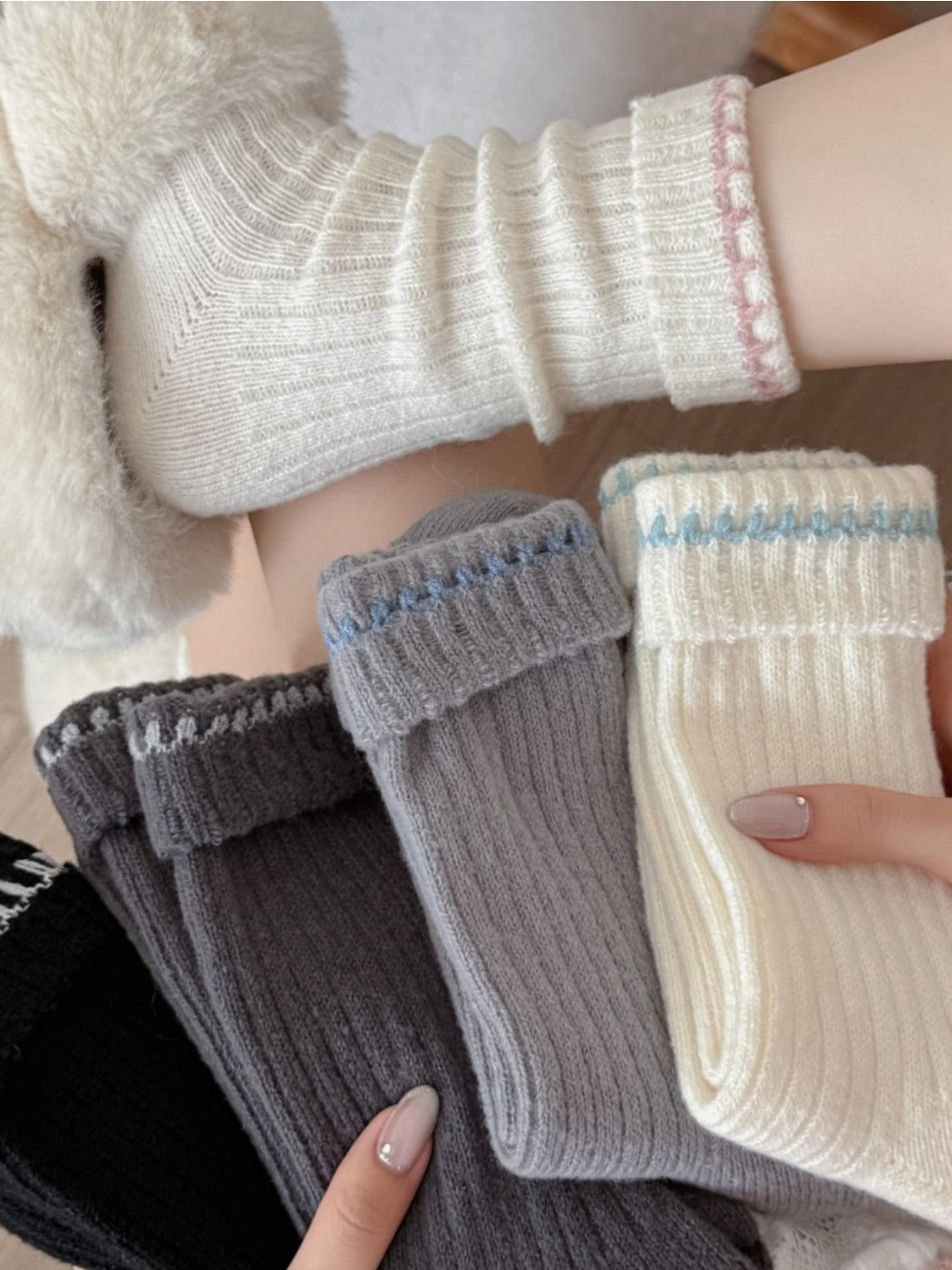Rufia – Cozy Thick Mid-Calf Socks with Contrast Trim
