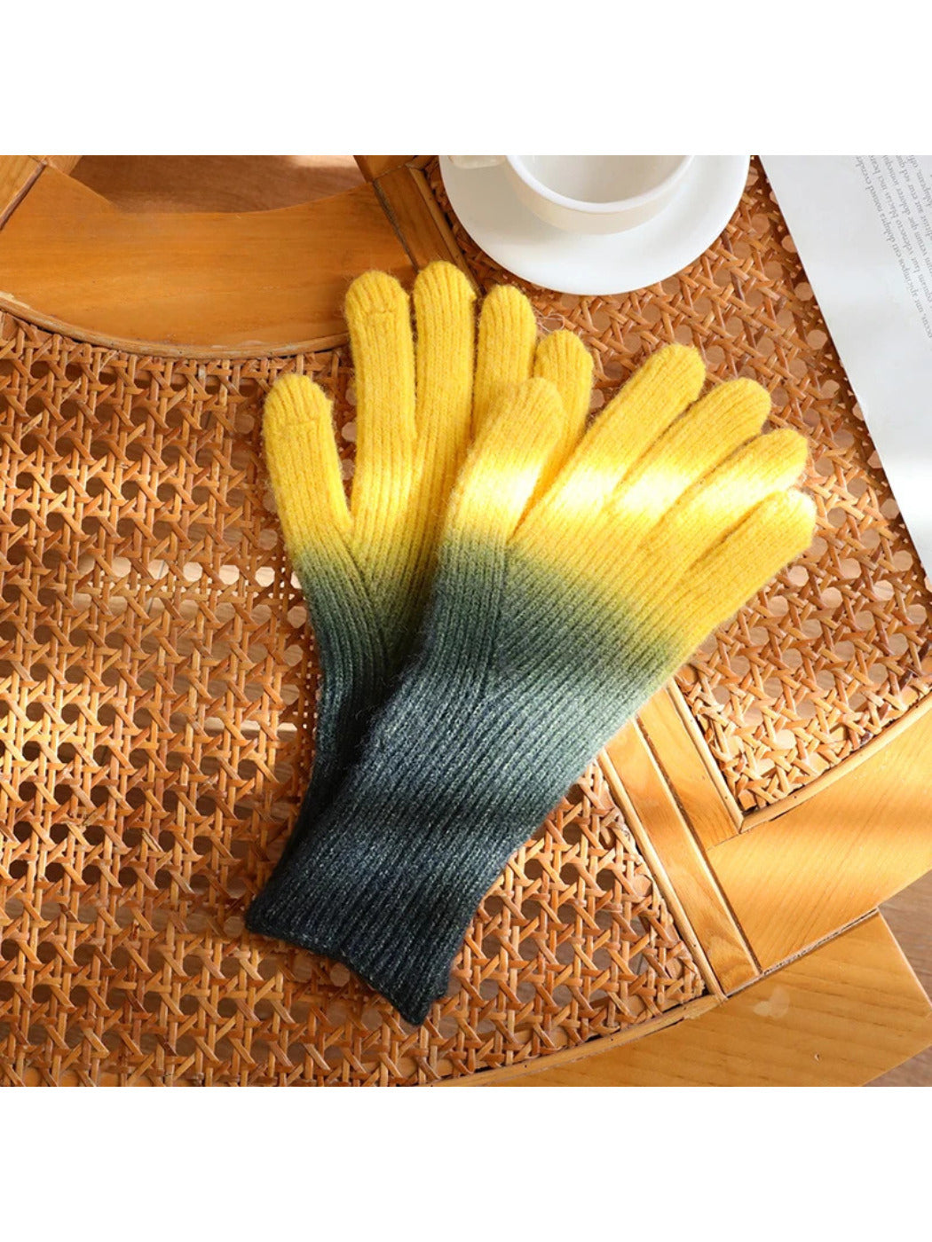 Gloving - Gradient Ribbed Knit Gloves