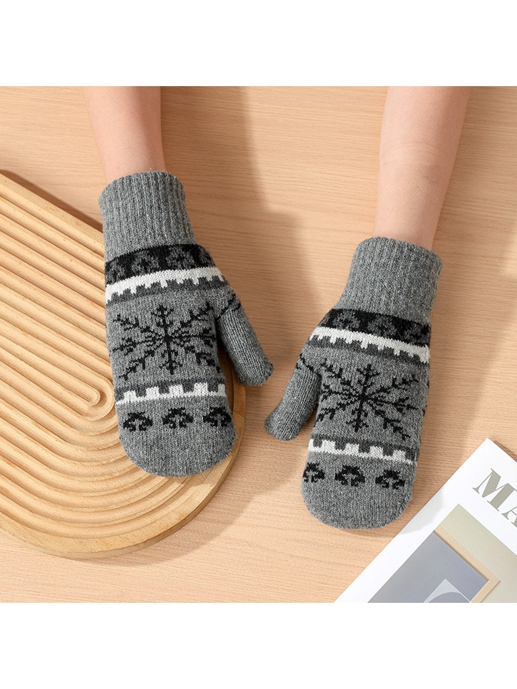 Gloving - Women's Snowflake Jacquard Knit Winter Mittens