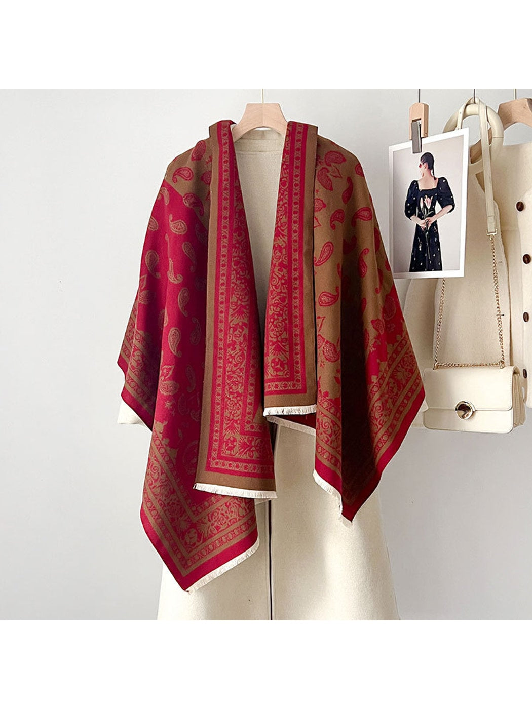 Scarvii - Paisley Border Fringed Shawl