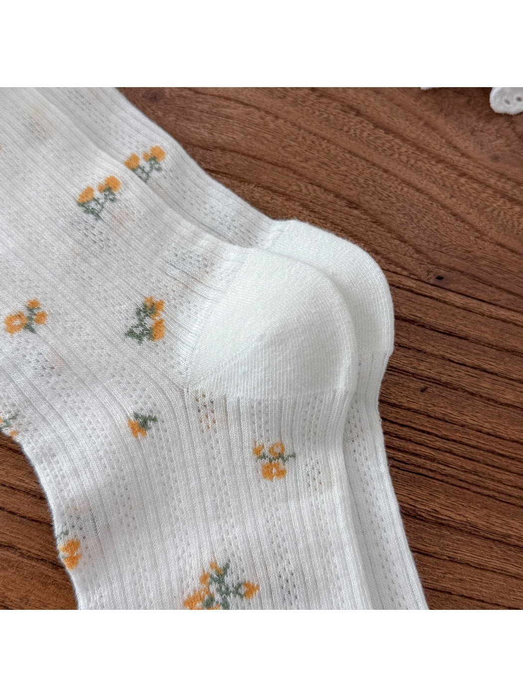 Rufia - Floral Scalloped Trim Crew Socks