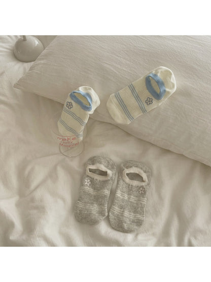 Rufia - Flower Embroidery Striped Low Ankle Socks