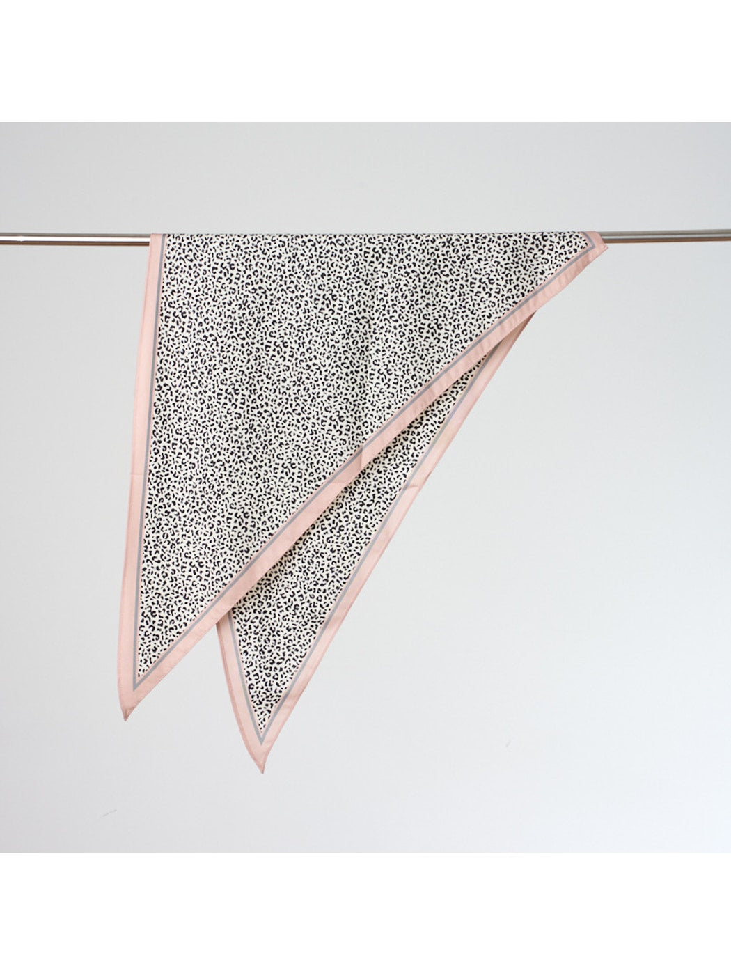 Scarvii - Leopard Pattern Fashion Triangle Scarf