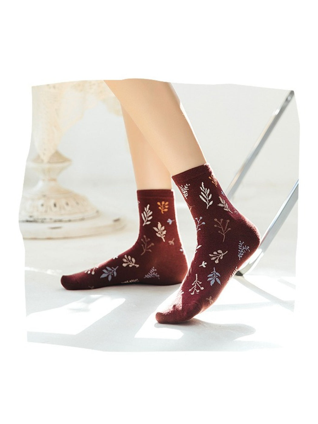 Rufia - Scattered Leaf Motif Knit Crew Socks
