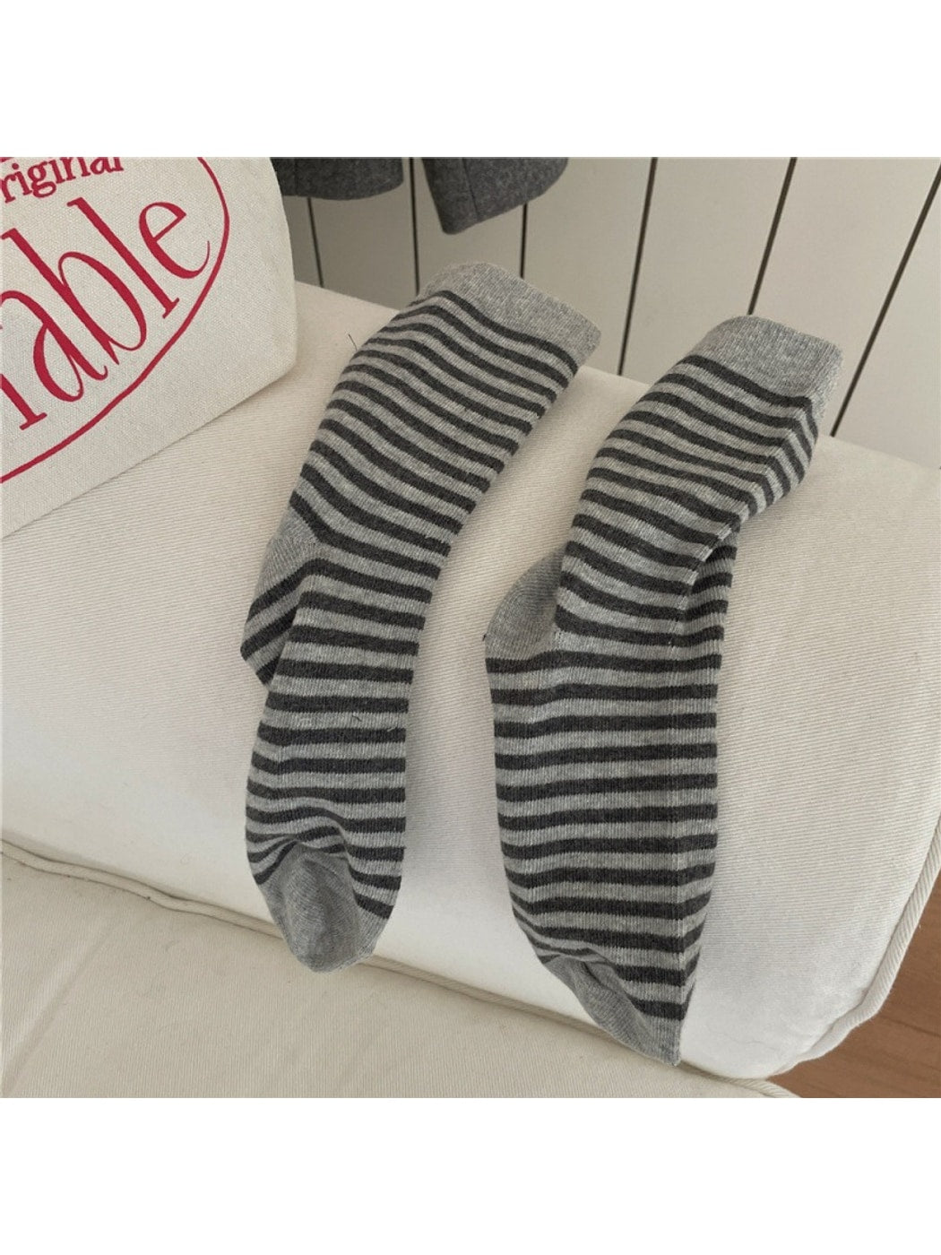 Rufia - Minimal Contrast Stripe Crew Socks
