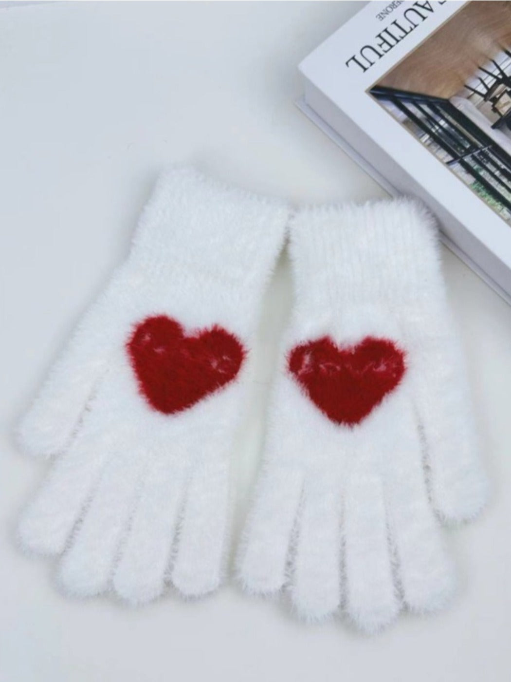 Gloving – Winter Gloves with Heart Print