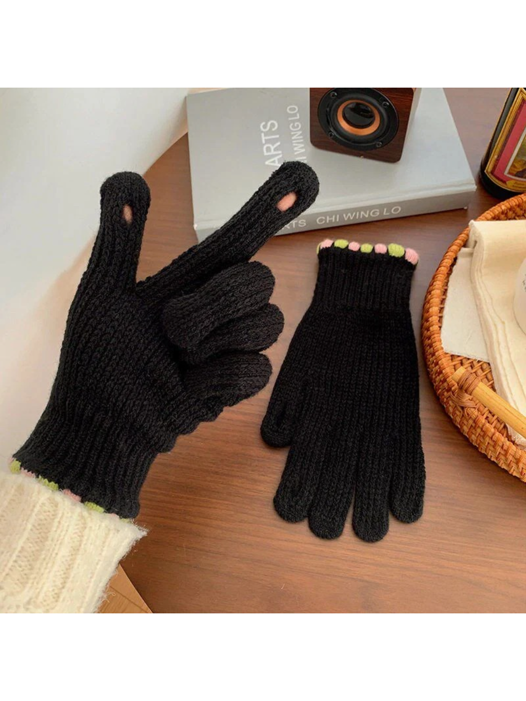 Gloving - Ribbed Knit Touchscreen Gloves