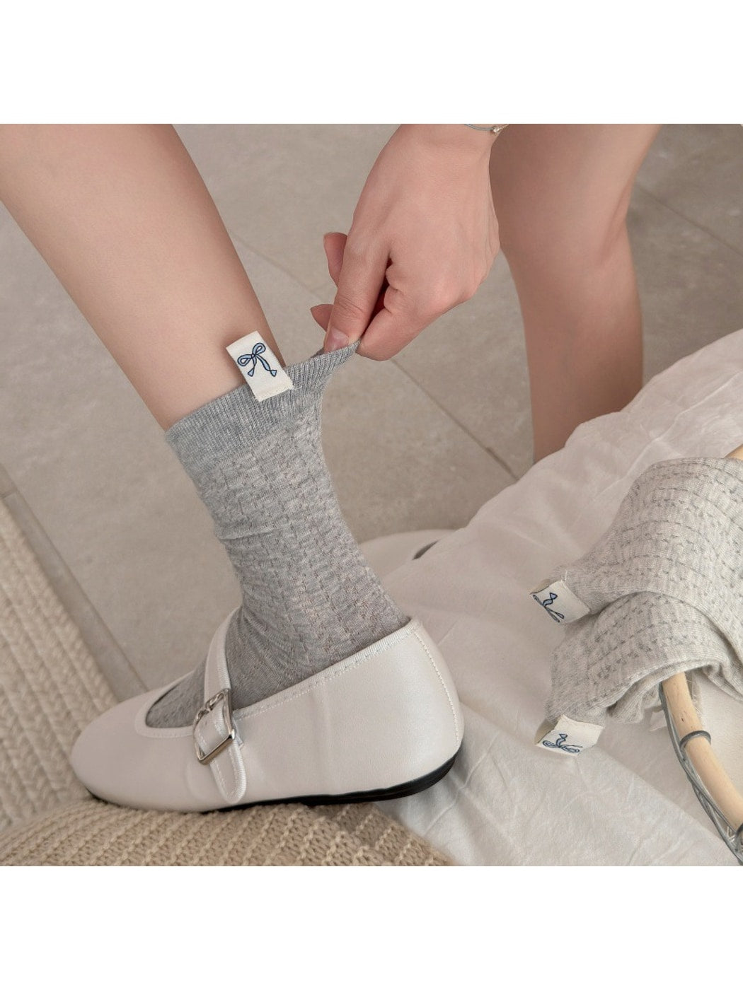 Rufia - Bow Pattern Label Detail Openwork Crew Socks