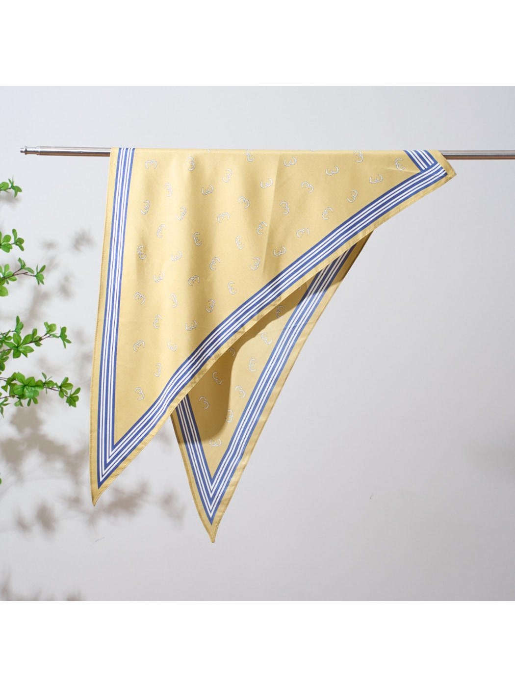 Scarvii - Chic Border Striped Triangle Bandana