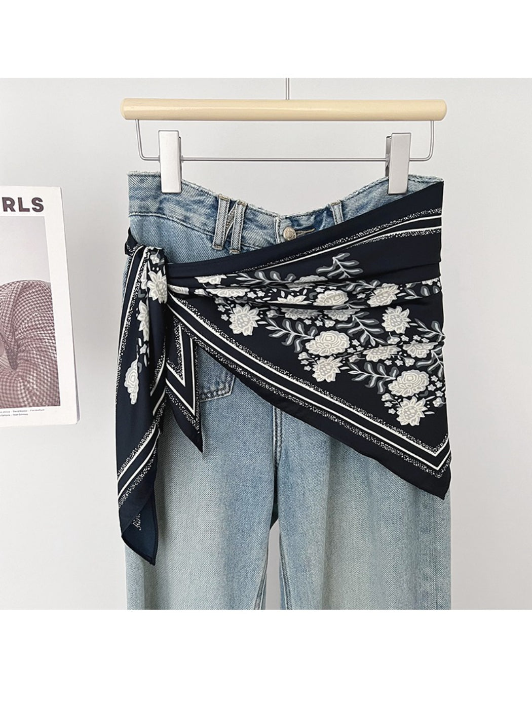 Scarvii Botanical Print Triangle Scarf