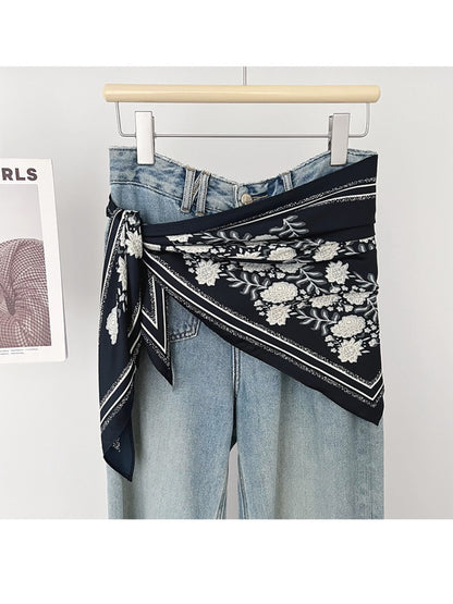 Scarvii Botanical Print Triangle Scarf