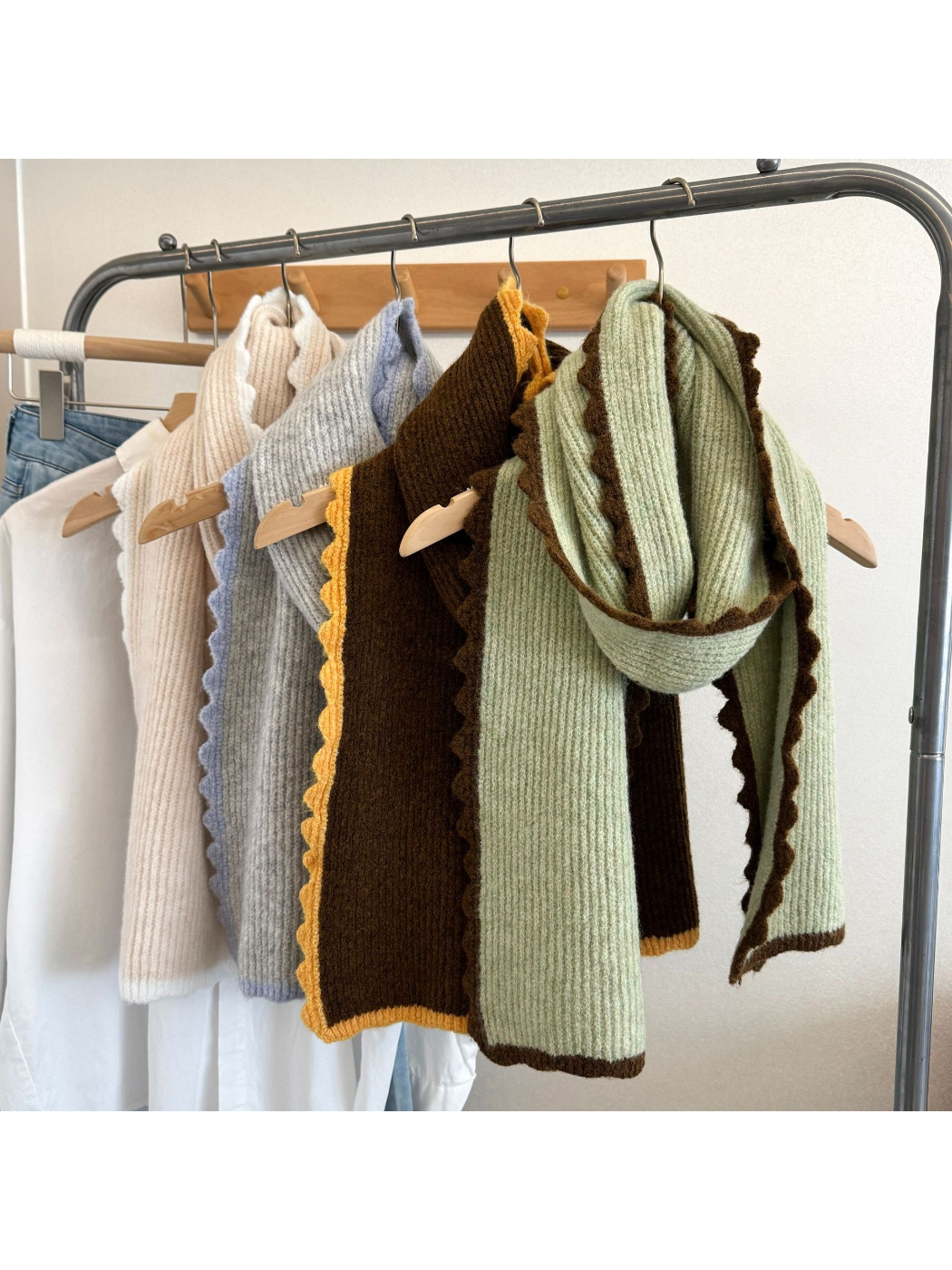 Scarvii - Wavy Edge Ribbed Scarf