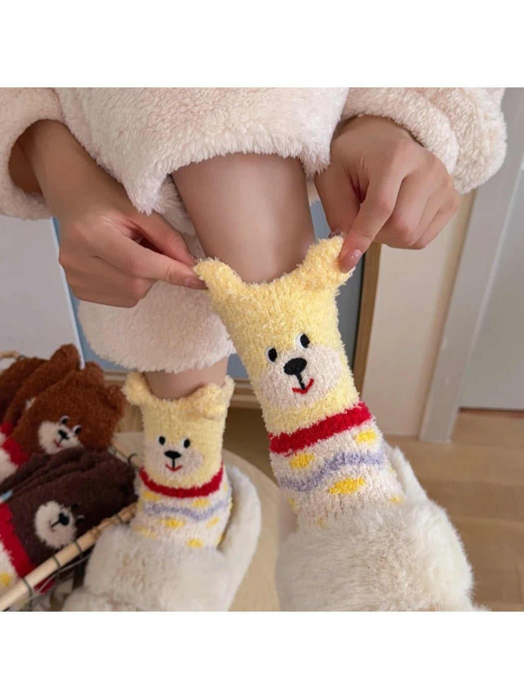 Rufia - Bear Face Zigzag Fuzzy Crew Socks