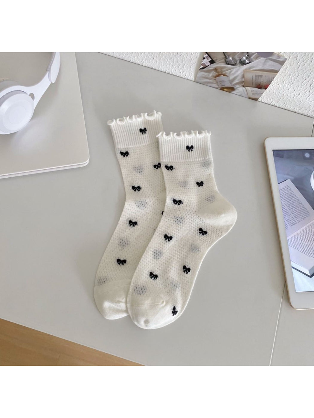 Rufia - Minimal Bow and Stripe Ankle Socks product image 5