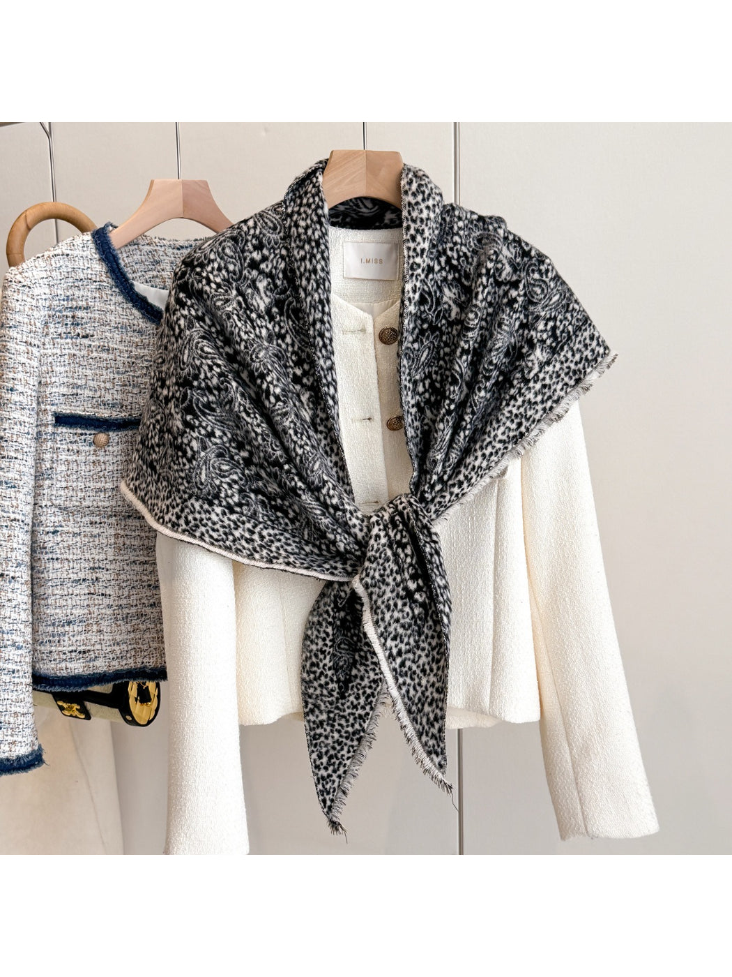 Scarvii - Vintage Paisley Cloud Scarf