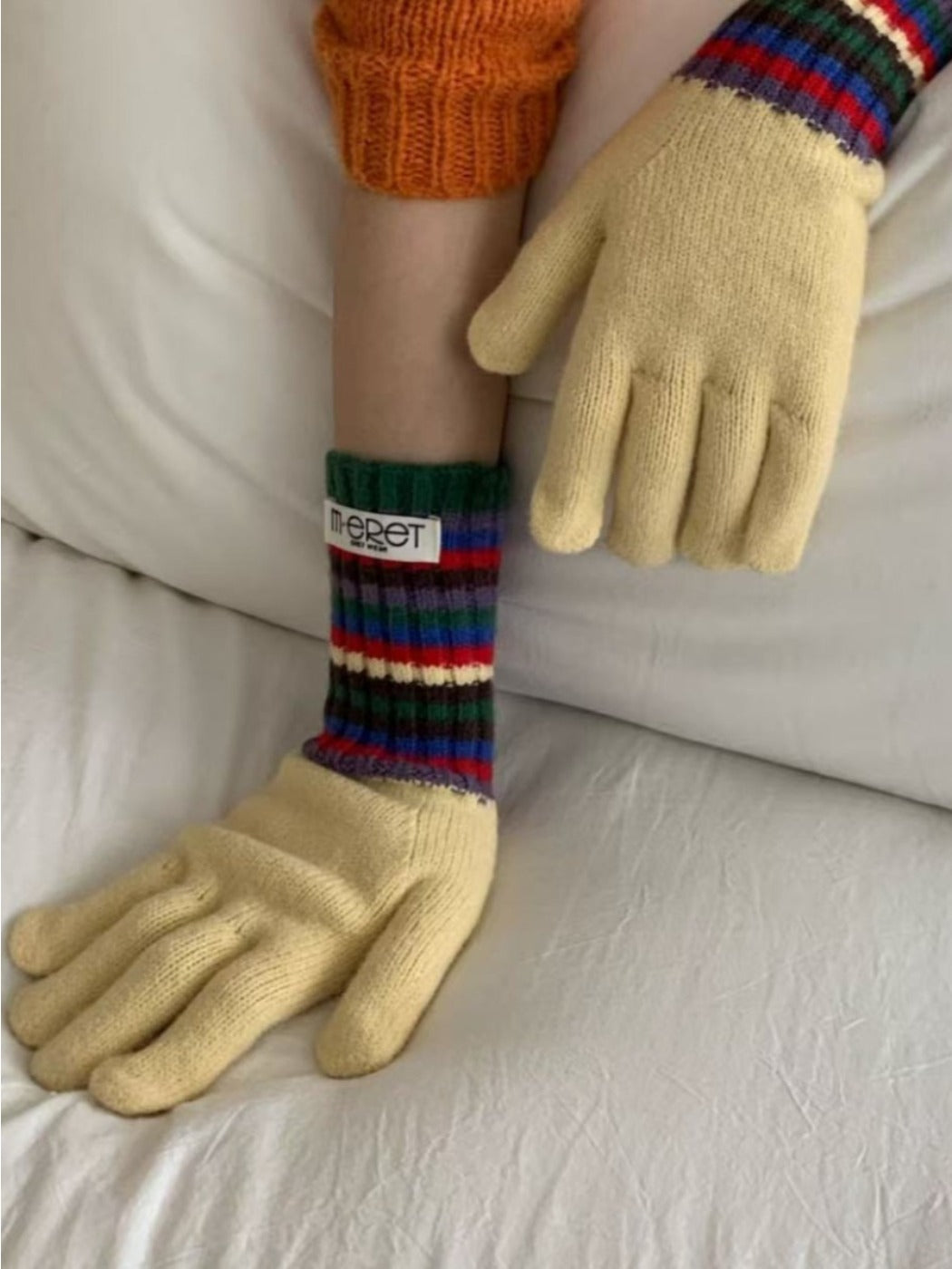 Gloving - Full-Cover Knitted Gloves with Rainbow Color-Block Stripe