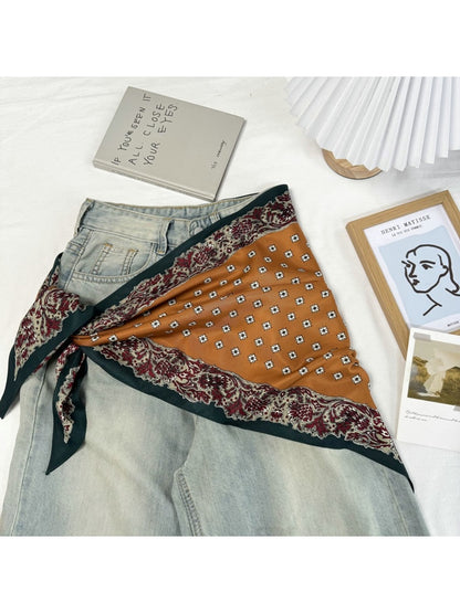 Scarvii - Paisley Border Print Triangle Scarf