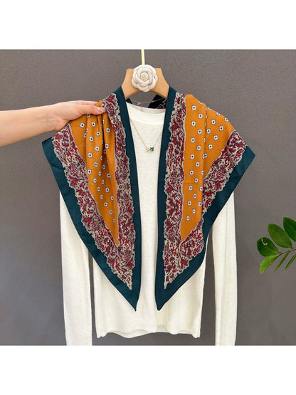 Scarvii - Vintage Contrast Trim Floral Triangle Bandana