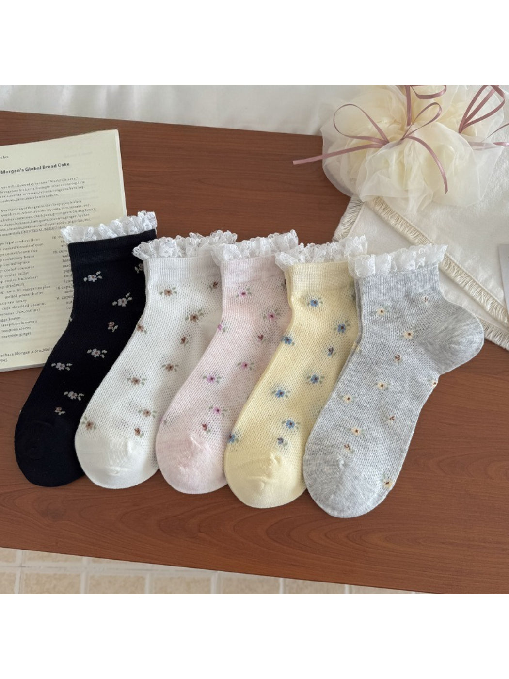 Rufia - Lace Top Ditsy Floral Ankle Socks product image 1