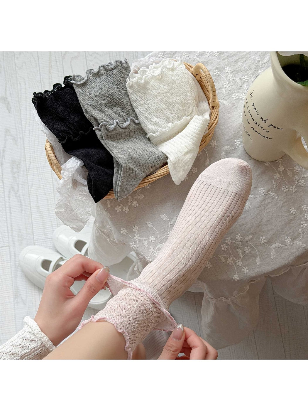 Rufia - Sweet Scalloped Edge Crew Socks