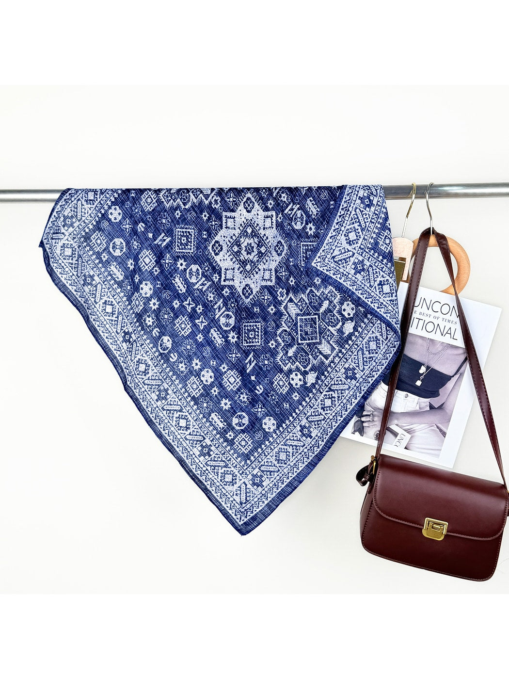 Scarvii - Retro Style Geometric Patterns Square Scarf
