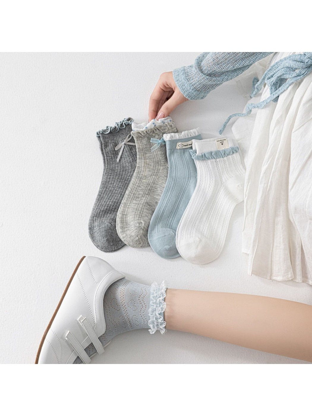 Rufia - Sweet Ruffle Trim Bow Detail Ankle Socks