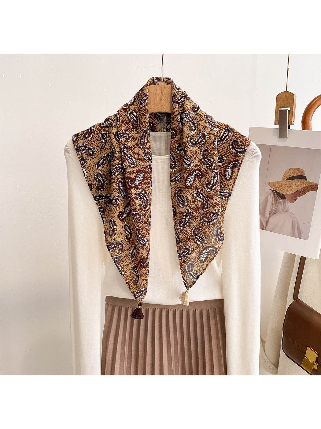 Scarvii - Retro Ditsy Paisley Print Square Scarf