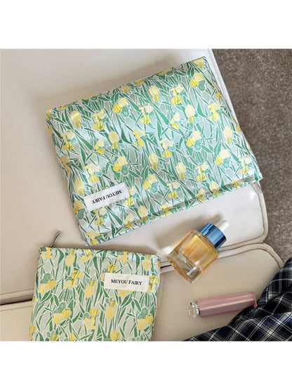 Cosbai - Floral Pattern Cosmetic Organizer Bag