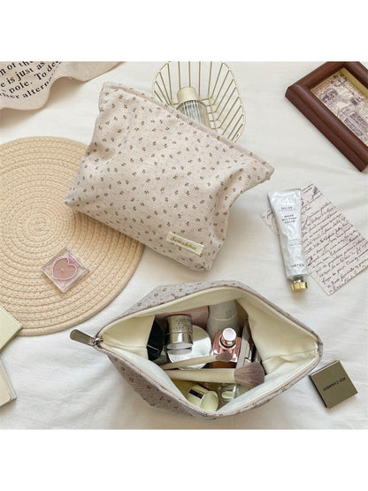 Close-up of floral pattern on Cosbai vintage tiny flower cosmetic pouch