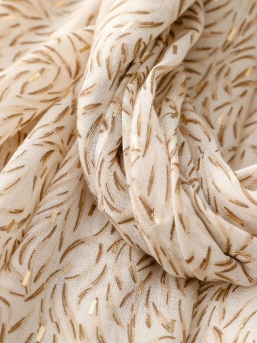 Scarvii - Minimalist Willow Leaf Print Scarf – Elegant & Versatile
