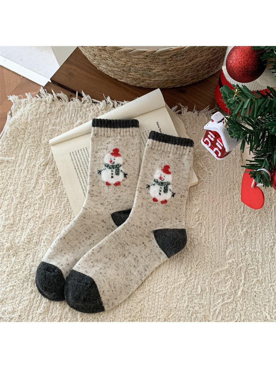 Rufia - Striped and Dot Detail Casual Crew Socks
