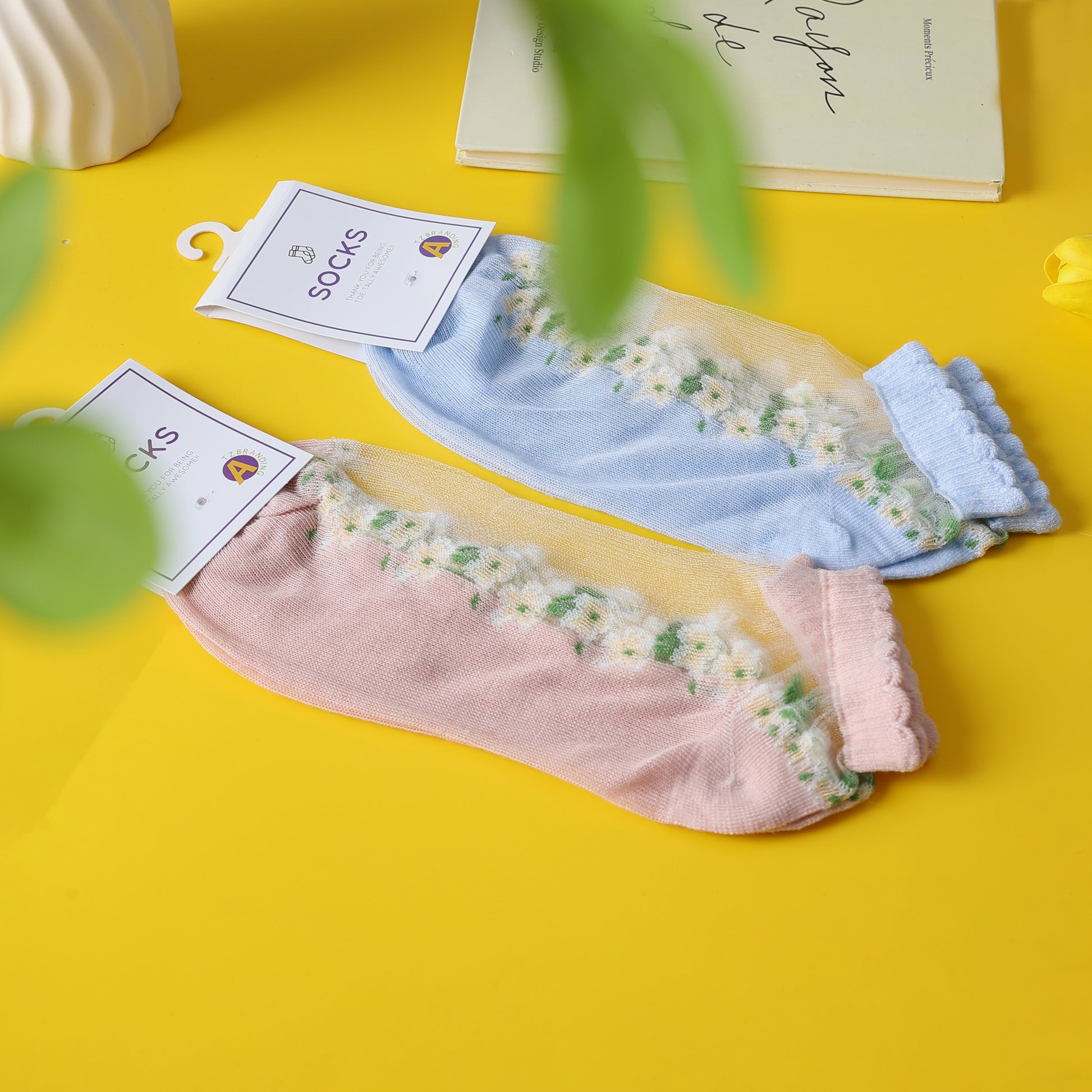 Rufia Floral Short Ankle Sheer Socks with floral motif