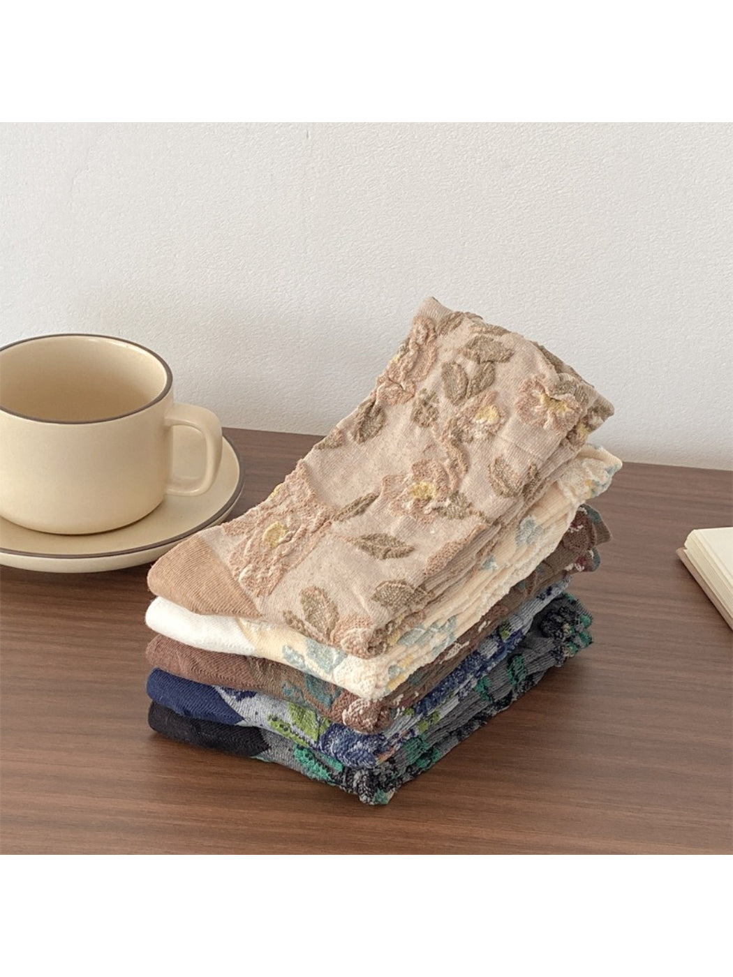 Rufia - Vintage Bloom Embroidered Crew Socks