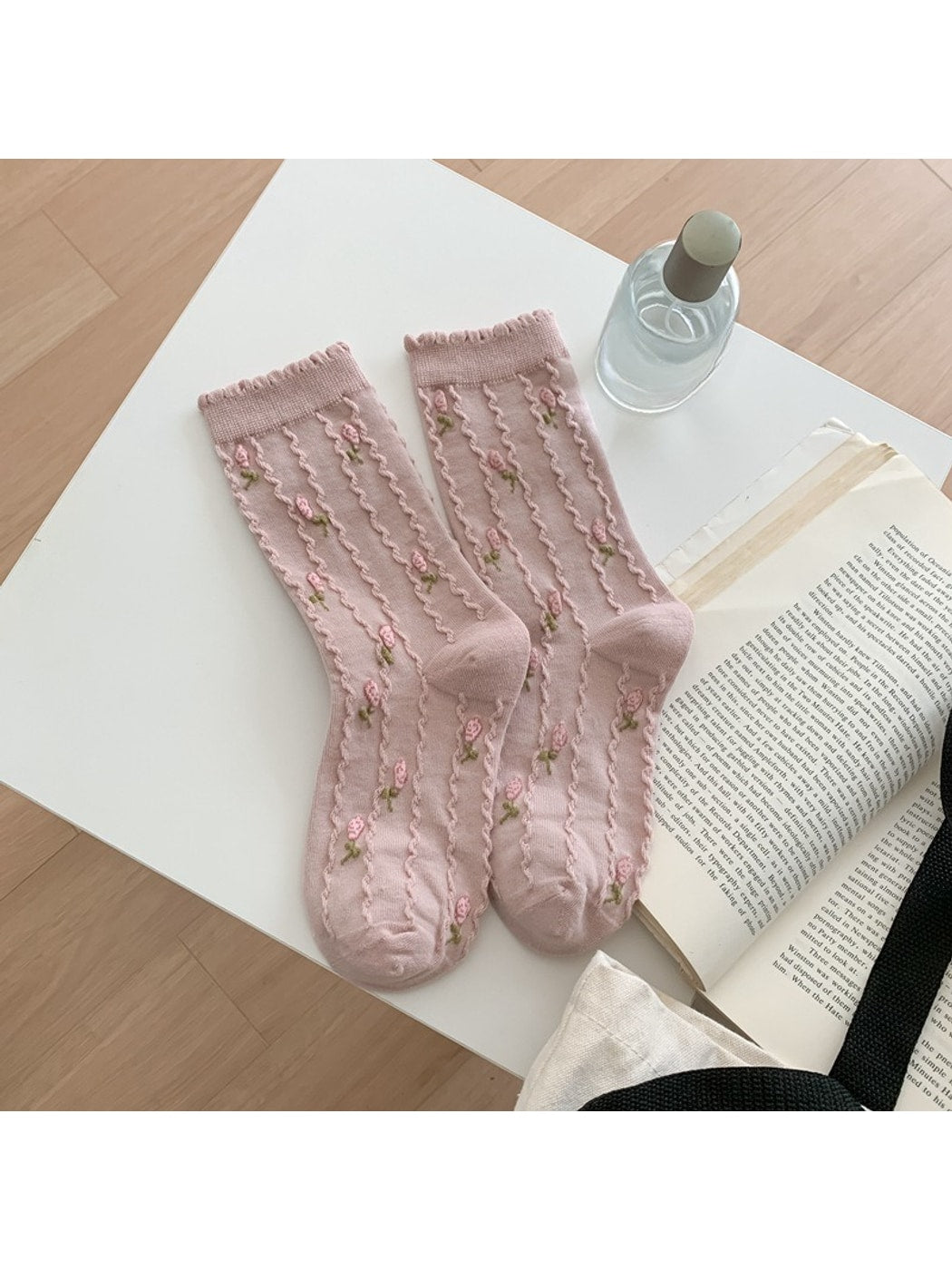 Rufia - Floral Rose Motif Casual Crew Socks