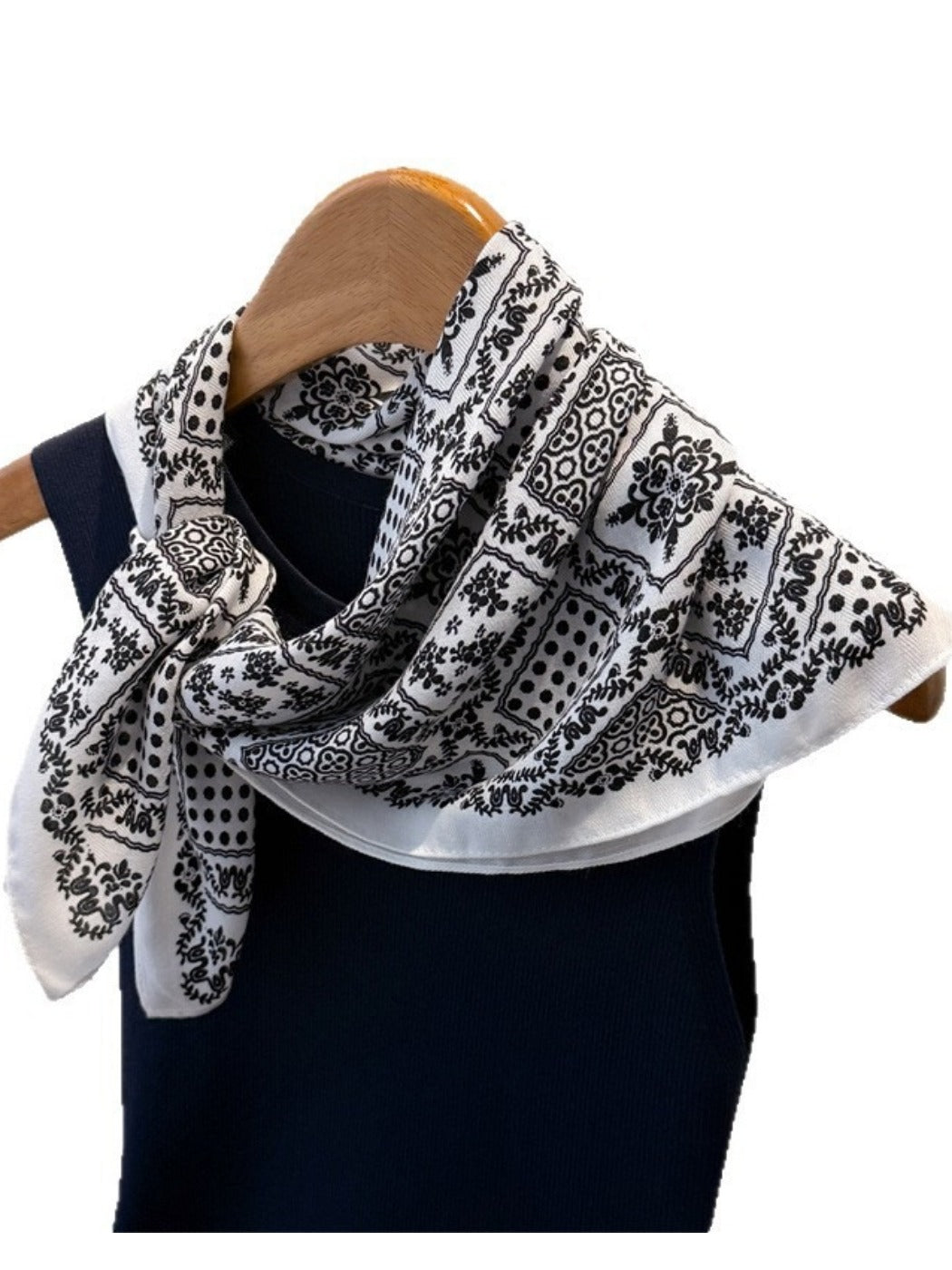 Scarvii - Elegant Herringbone Floral Square Scarf – Vintage Charm