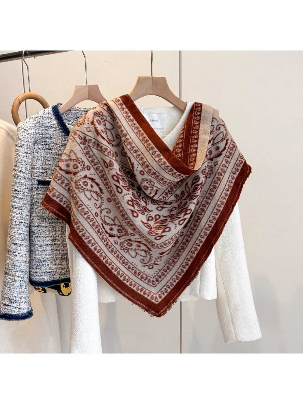 Scarvii - Vintage Paisley Triangle Shawl