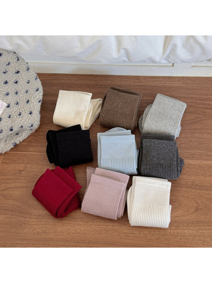 Rufia - Solid Ribbed Everyday Crew Socks