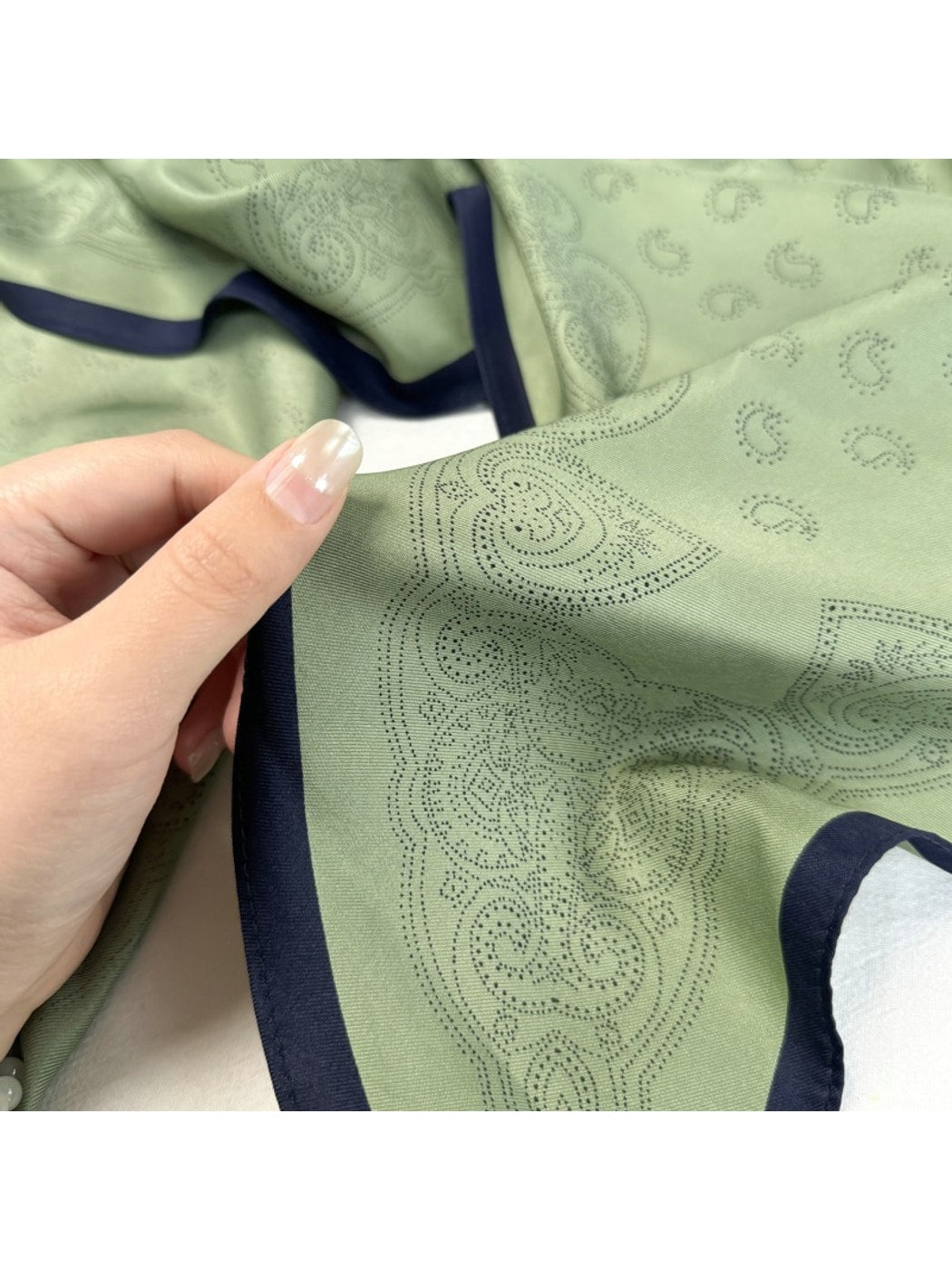 Scarvii - Simple Printed Pattern Fashion Triangle Scarf