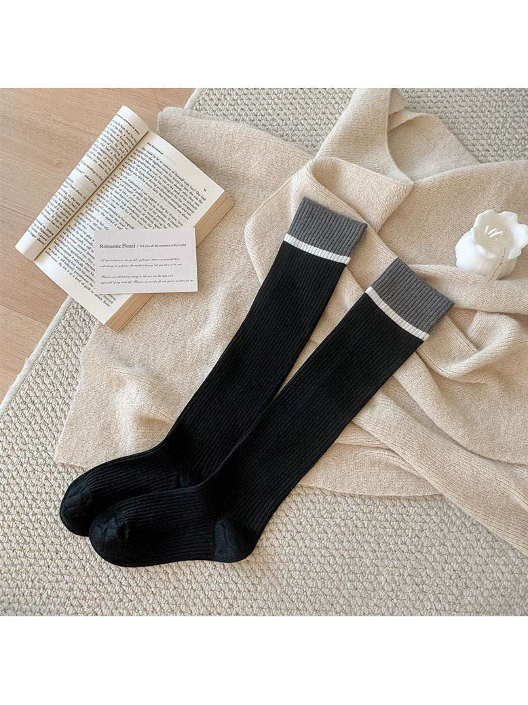 Rufia - Minimal Contrast Knee High Socks product image 9