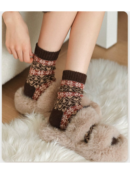 Rufia - Nordic Heart Pattern Crew Socks