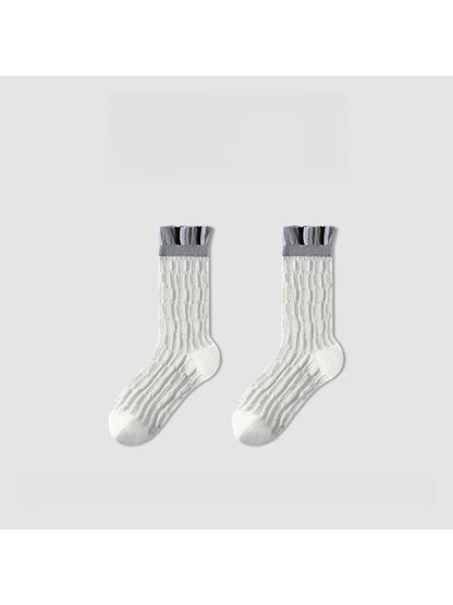 Rufia - Vintage Style Floral Line Art Crew Socks