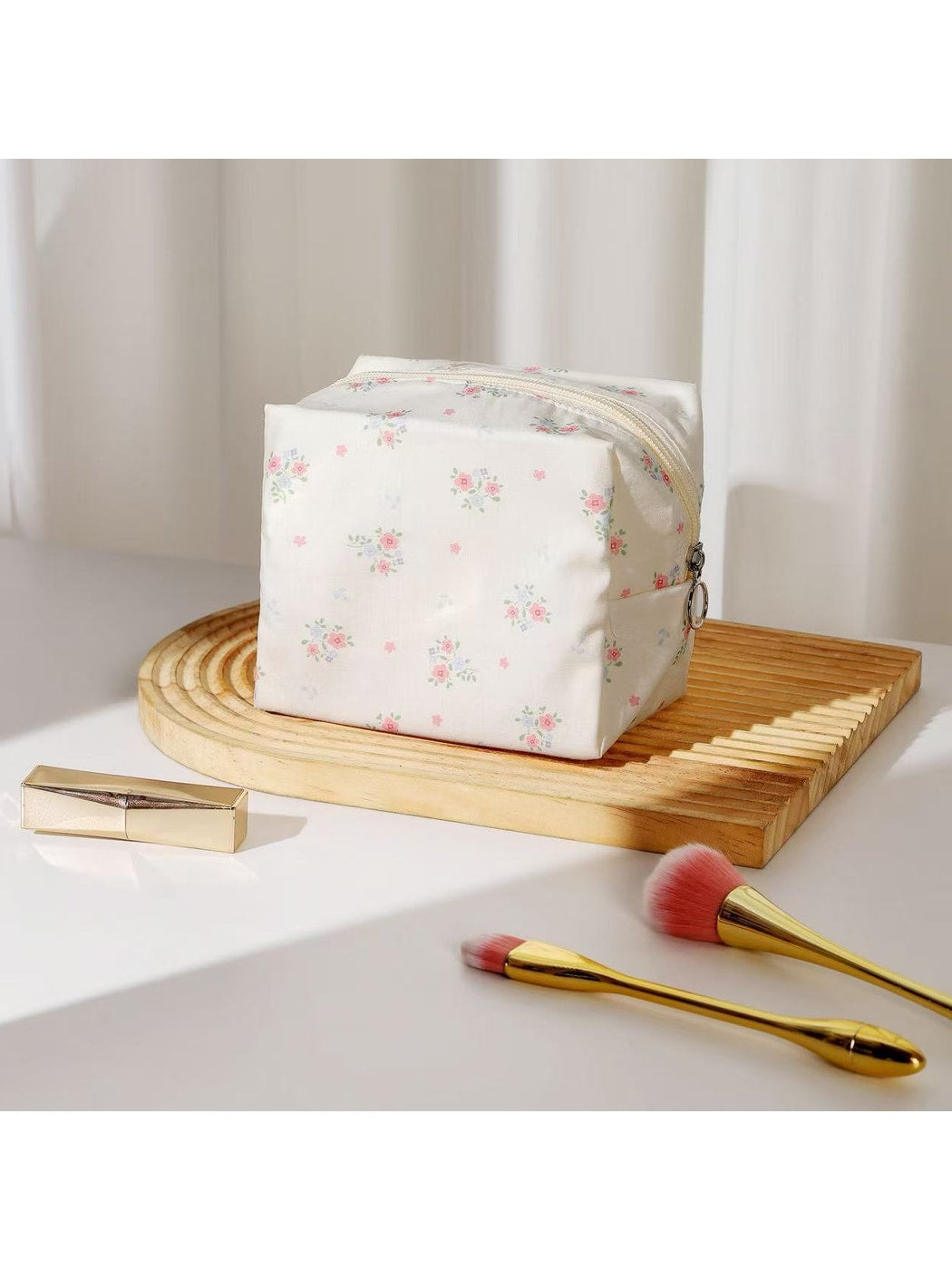 Cosbai - Sweet Floral Handheld Cosmetic Pouch Bag